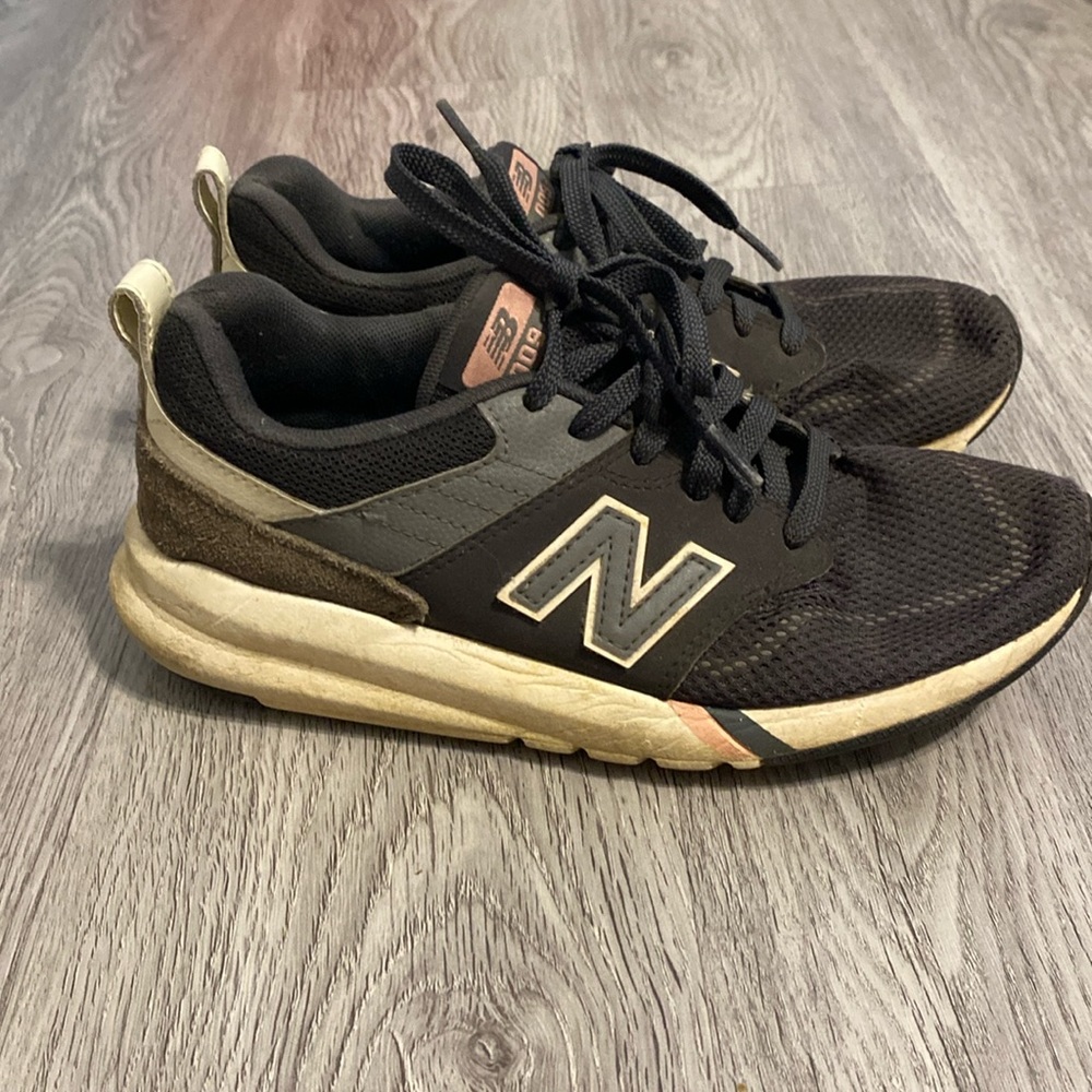 Dark Gray New Balance Tennis Shoes
